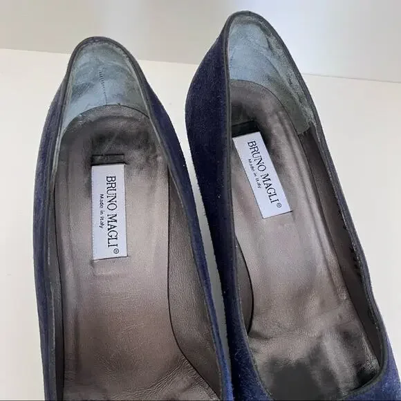 Bruno Magli Classic Navy Heels - Picture 7 of 13